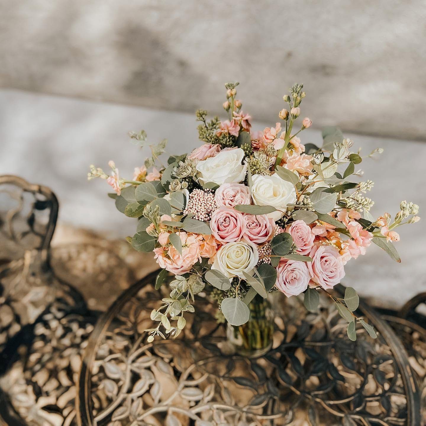 Blush rose centerpiece
